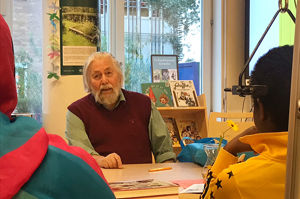 Forfatterbesøk av Tor Åge Bringsværd på Rikshospitalet oktober 2019